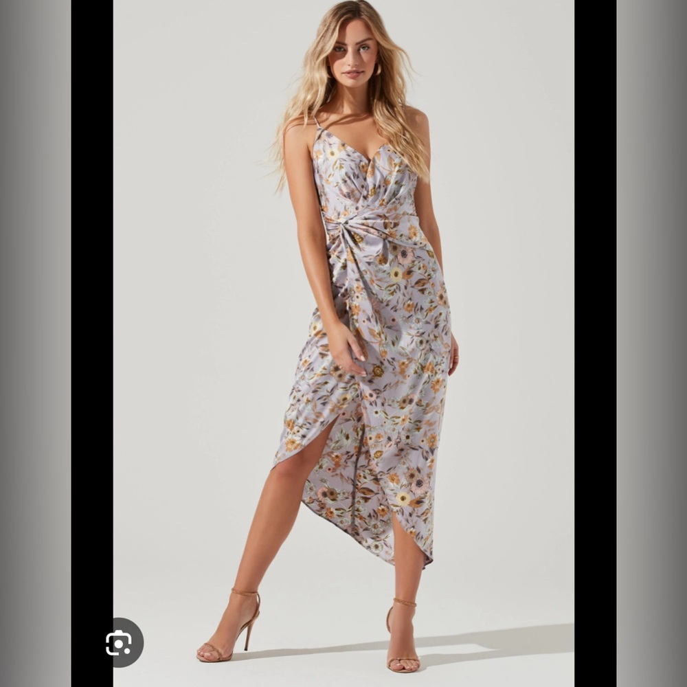 ASTR Mahalia Floral sweetheart dress